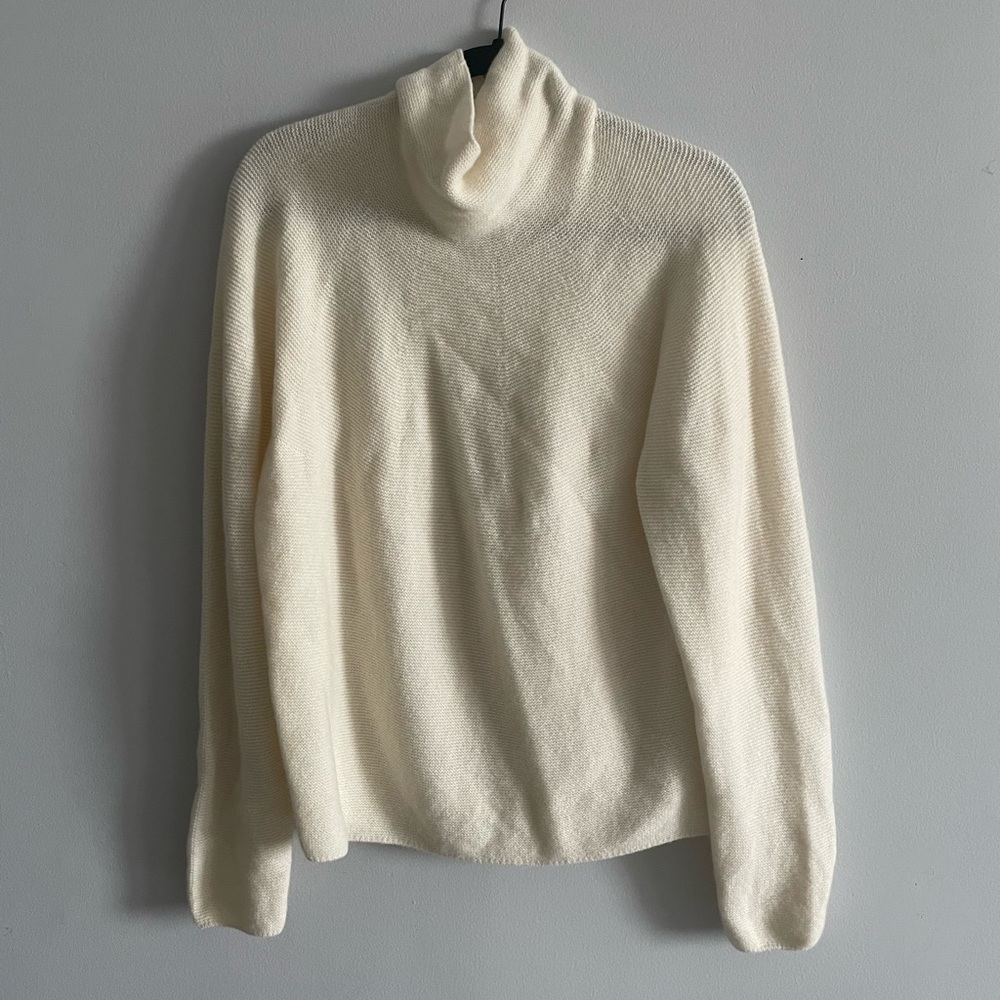 UNIQLO - Ivory Turtleneck